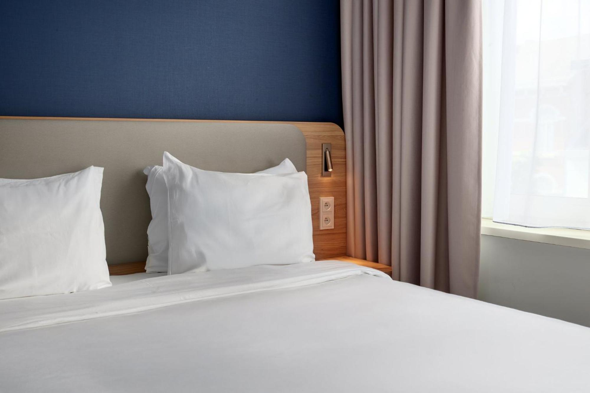 Standaard Kamer met Kingsize Bed - Gratis Ontbijt